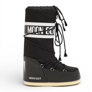 Black moon boots-